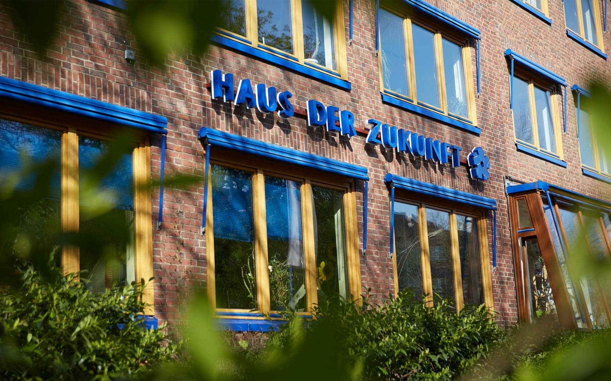 Außenansicht des „Haus der Zukunft“ in Hamburg – Sitz von BAUM e.V. - mit Fokus auf nachhaltiges Wirtschaften und zukunftsorientierte Projekte.